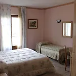 Les Saisons Hotel 3*